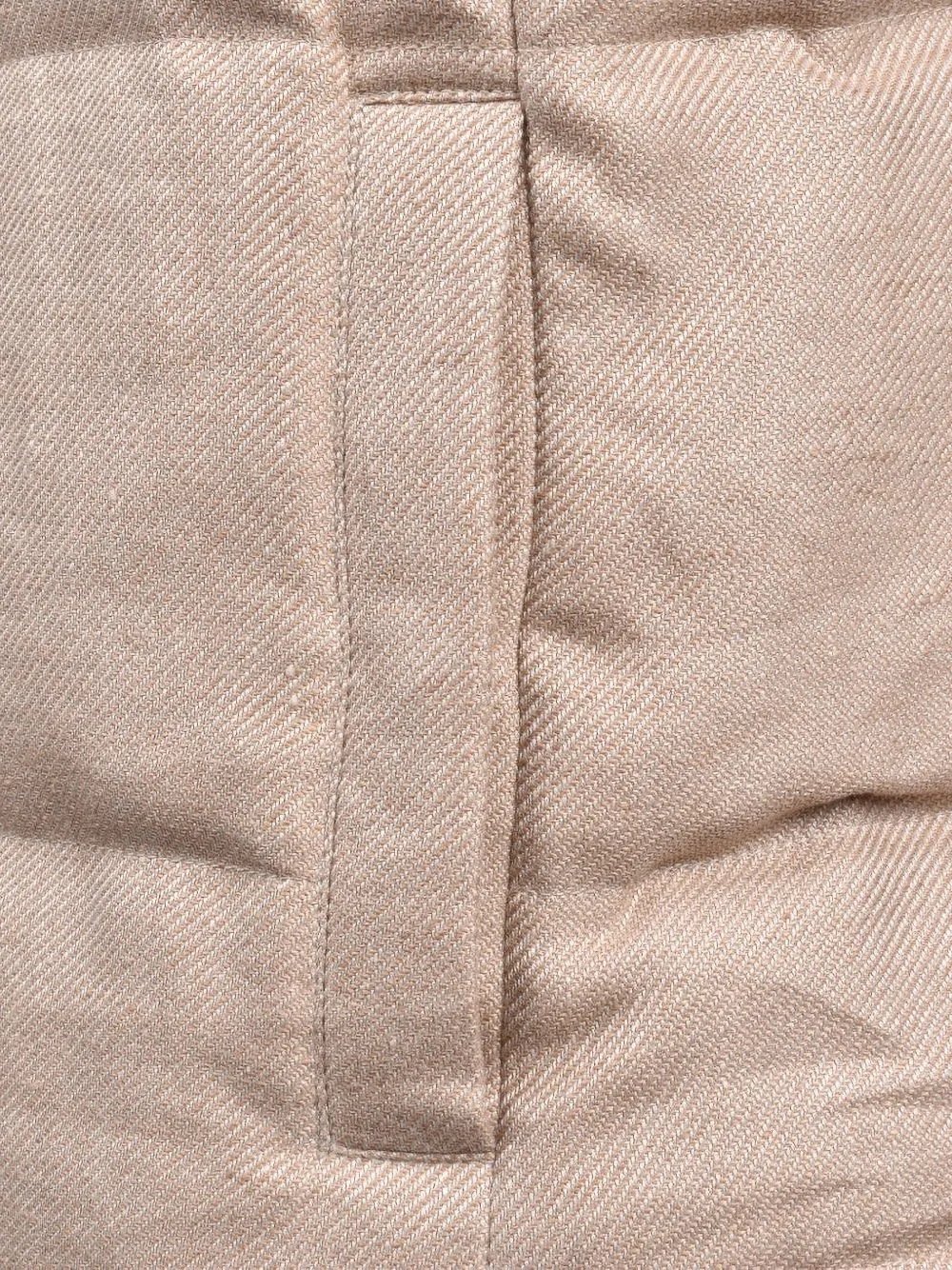 Brunello Cucinelli Gewatteerde top met knopen Beige