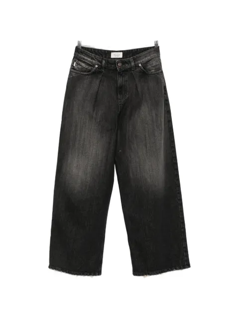 VICOLO pleated acid-wash jeans