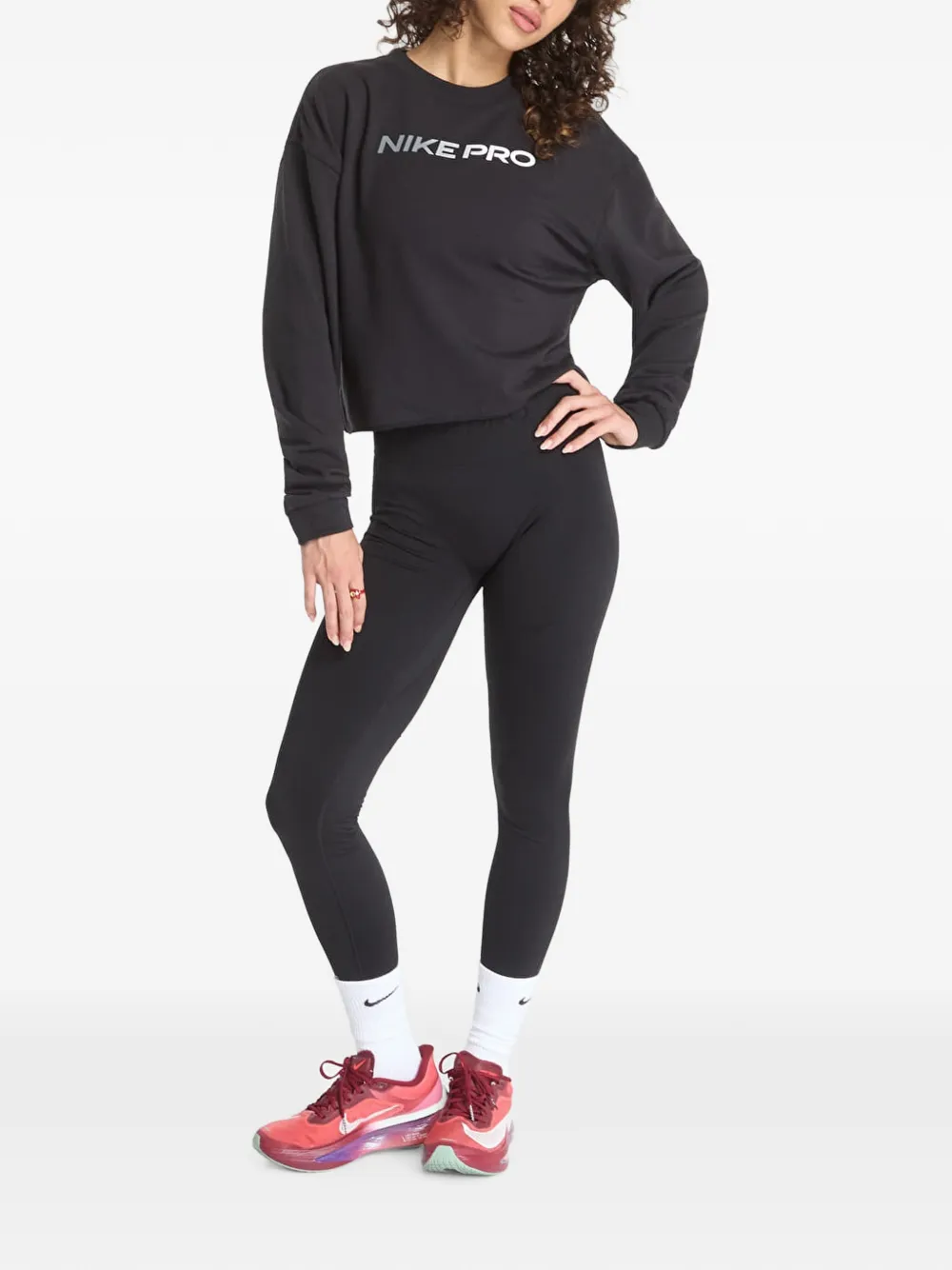 Nike Pro logo-print long-sleeve T-shirt Zwart