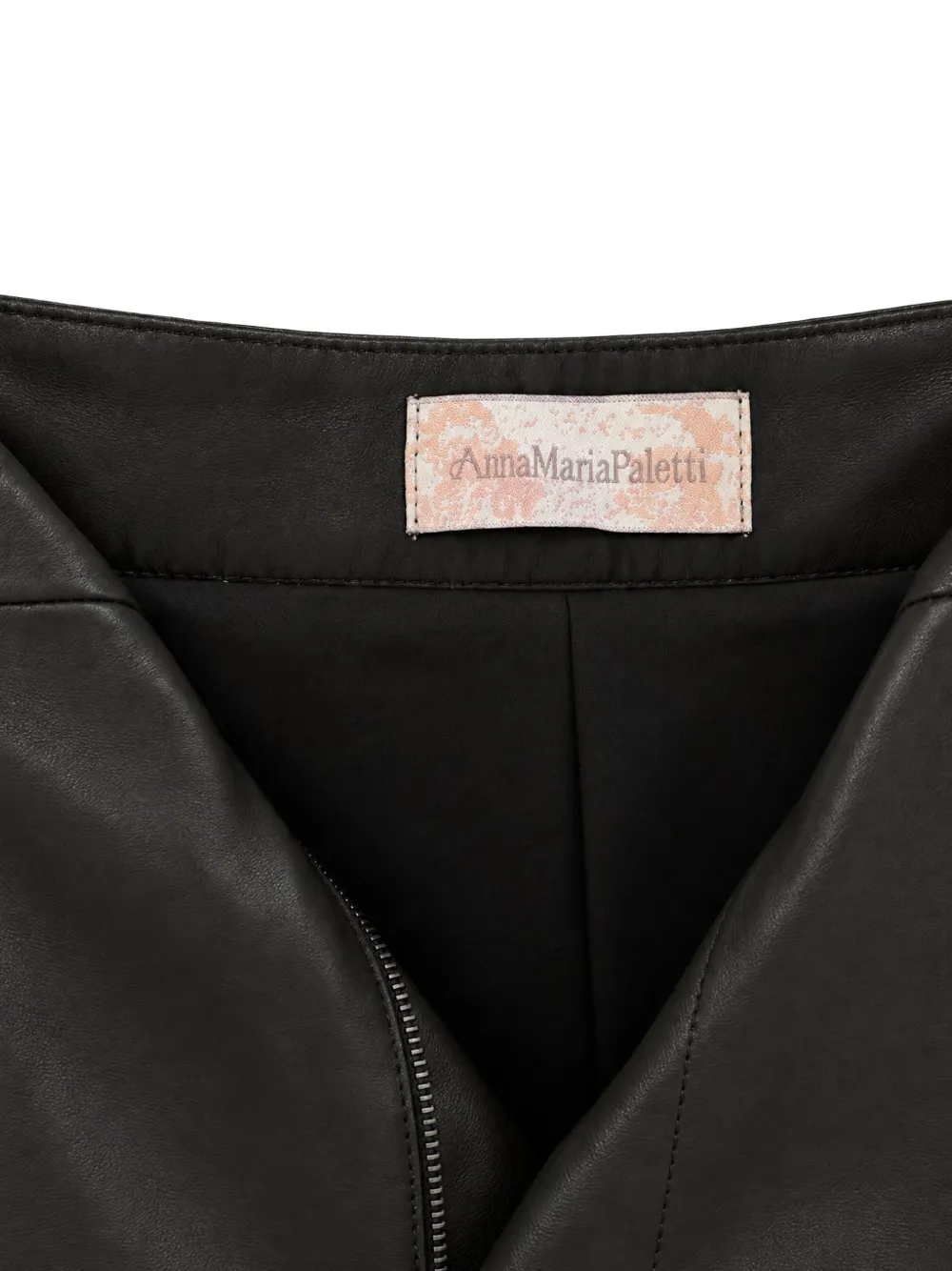 Anna Maria Paletti pleated leather shorts Zwart