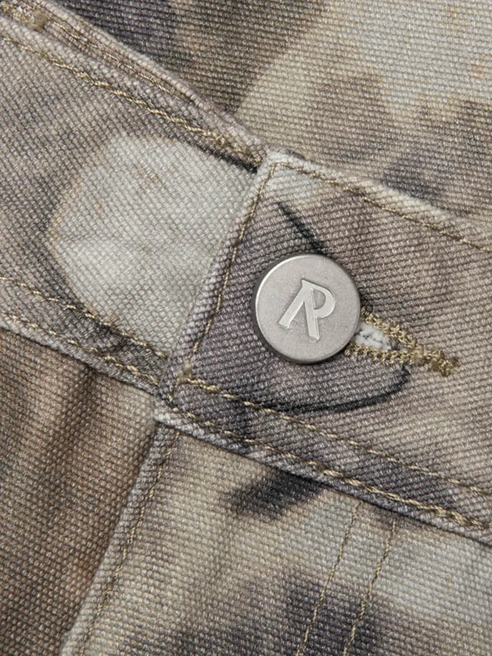 Represent Cargo broek met camouflage print Beige