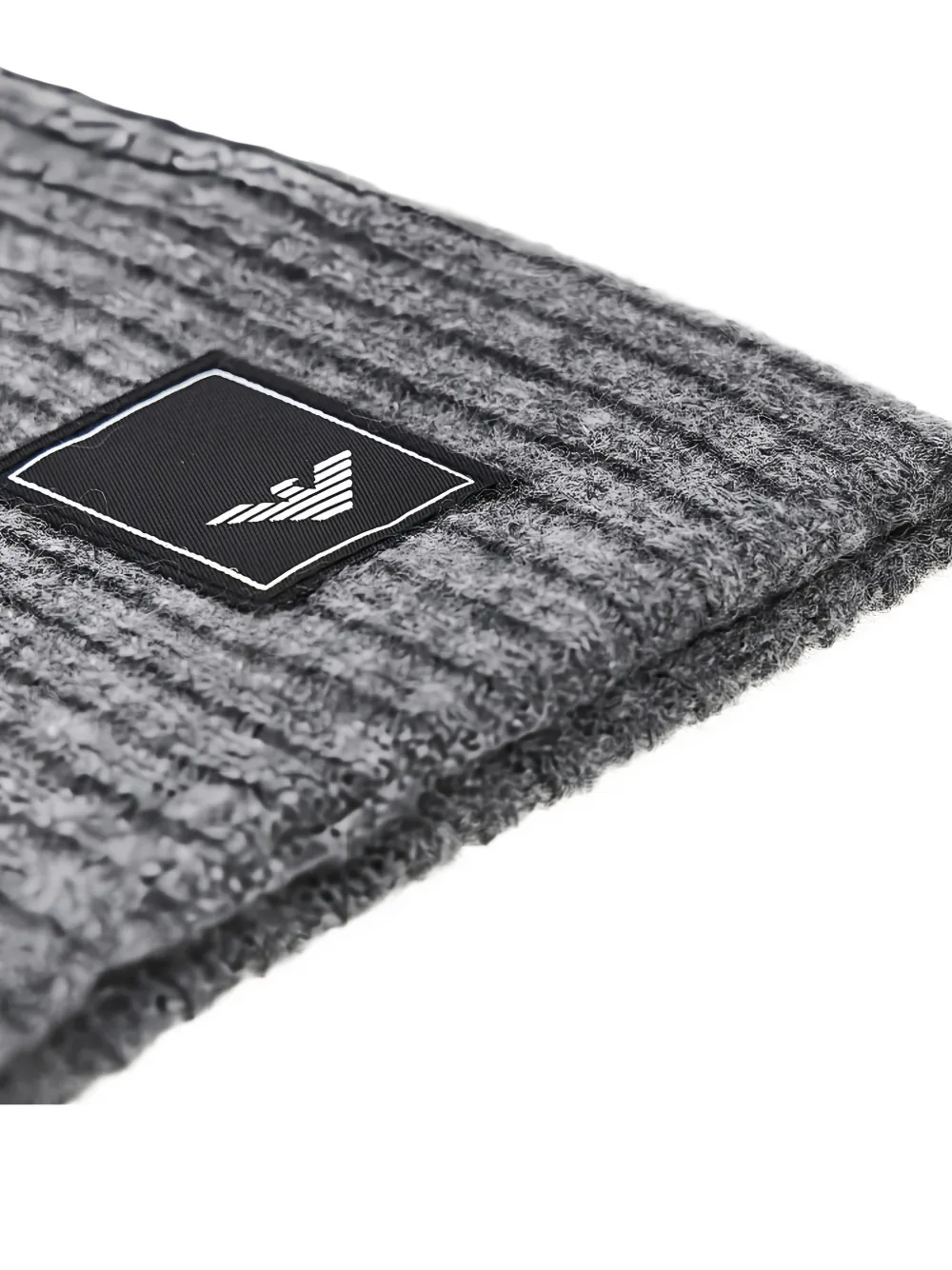 Emporio Armani Travel Essential ribgebreide halswarmer met logo-patch Grijs