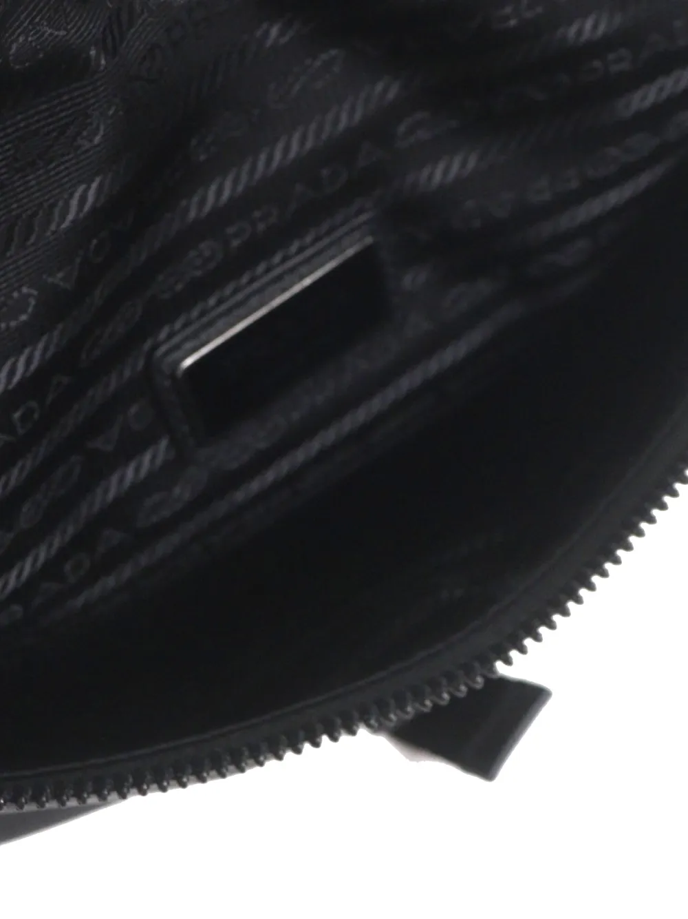 Prada Pre-Owned 2013-2026 Saffiano Tessuto heuptas met afwerking Zwart