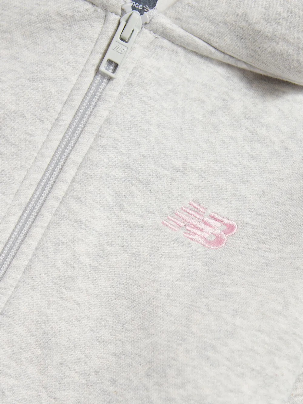 New Balance Kids Hoodie met geborduurd logo en rits Grijs