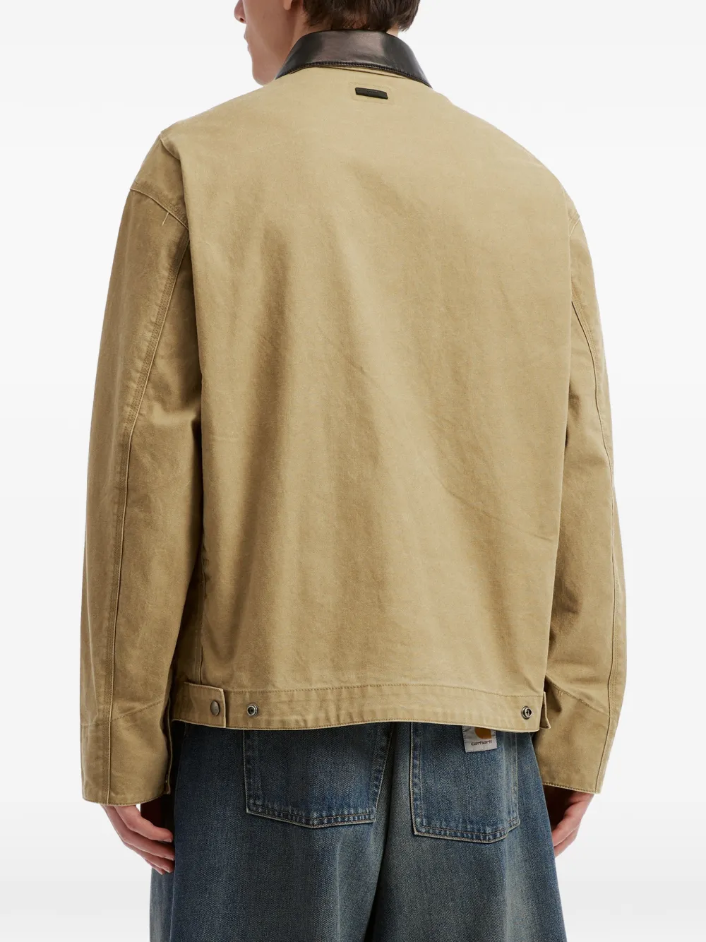 izzue Jack met contrasterende kraag en geborduurd logo Beige
