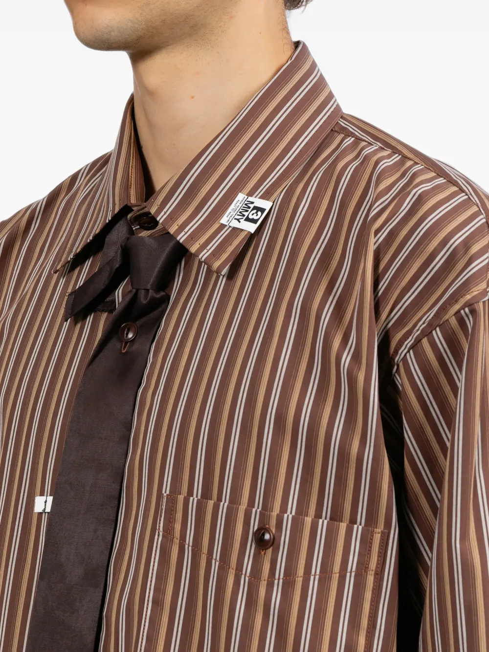 Maison MIHARA YASUHIRO Overhemd met lange mouwen en strik Bruin