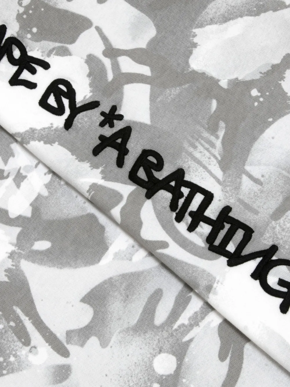 AAPE BY *A BATHING APE Broek met camouflageprint en logopatch Wit