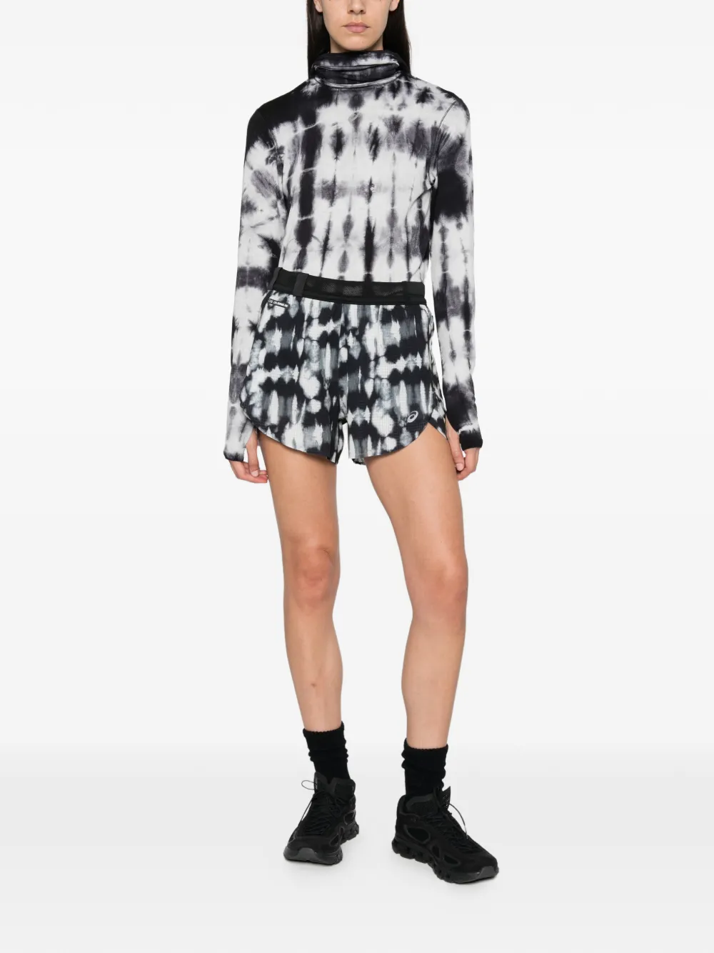 ASICS tie-dye ripstop shorts Zwart