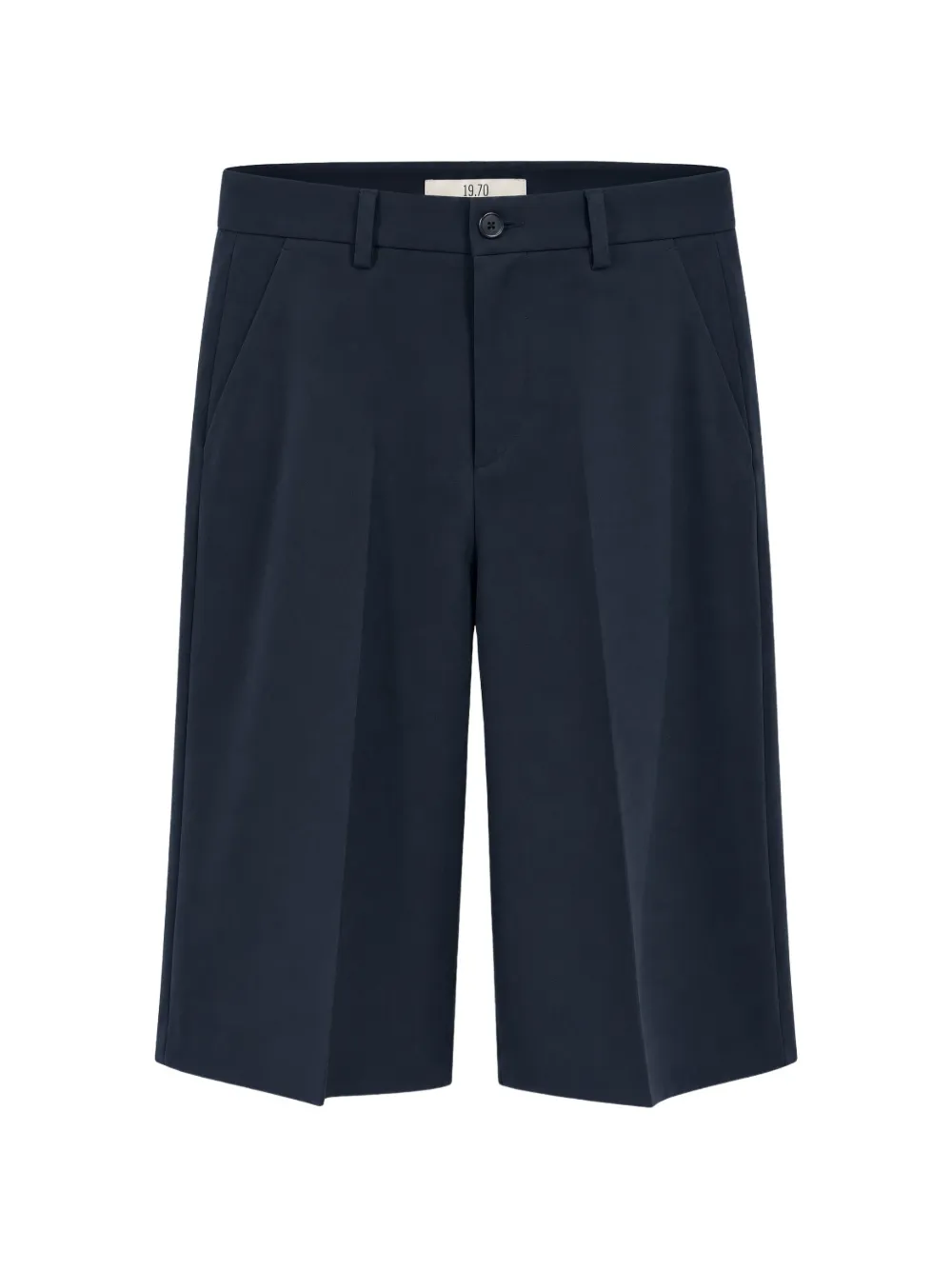 Seventy pressed-crease shorts