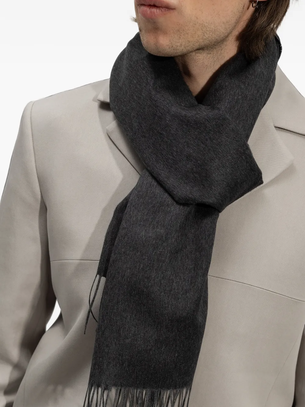 Ferragamo Sjaal met franjes Grijs
