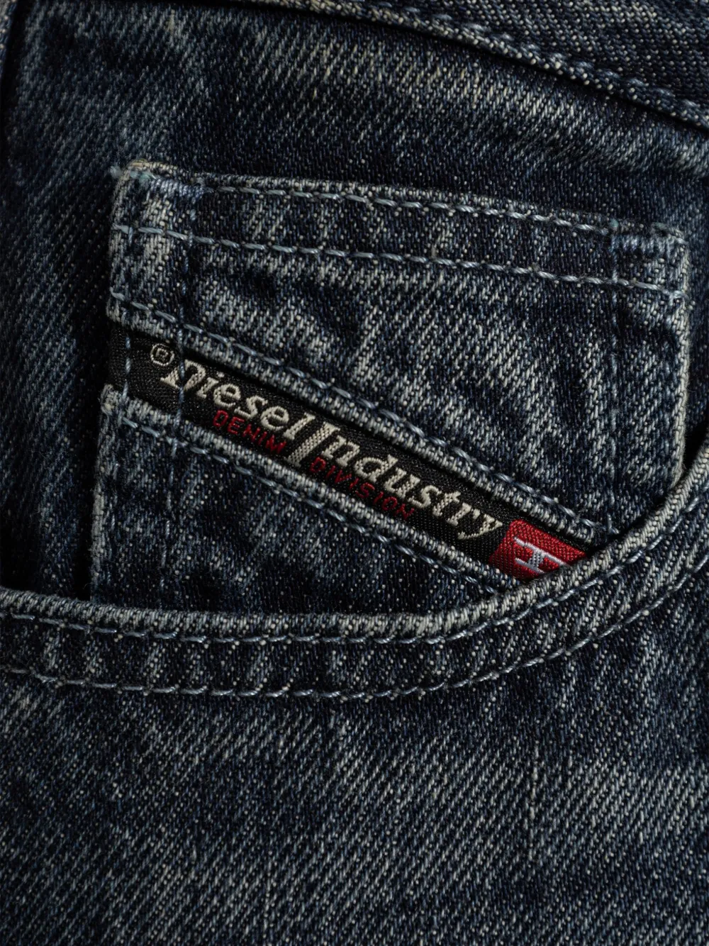 Diesel D-Heel-Fsj1 jeans met logo-patch en verwassen effect Blauw