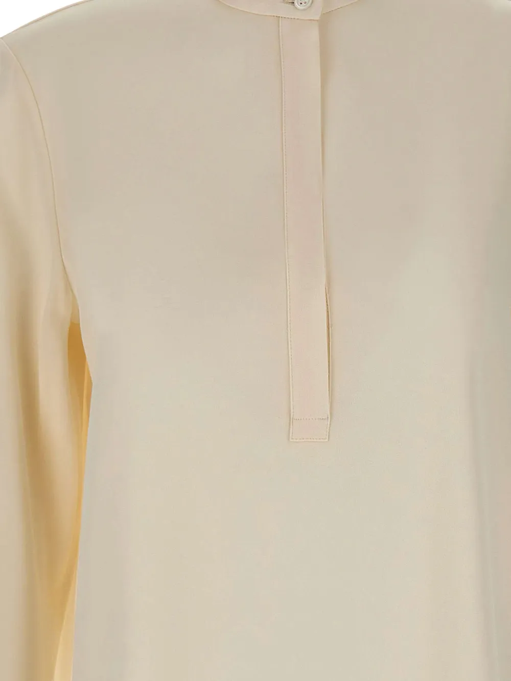 Filippa K Blouse met ronde opstaande kraag en halve knoop Beige