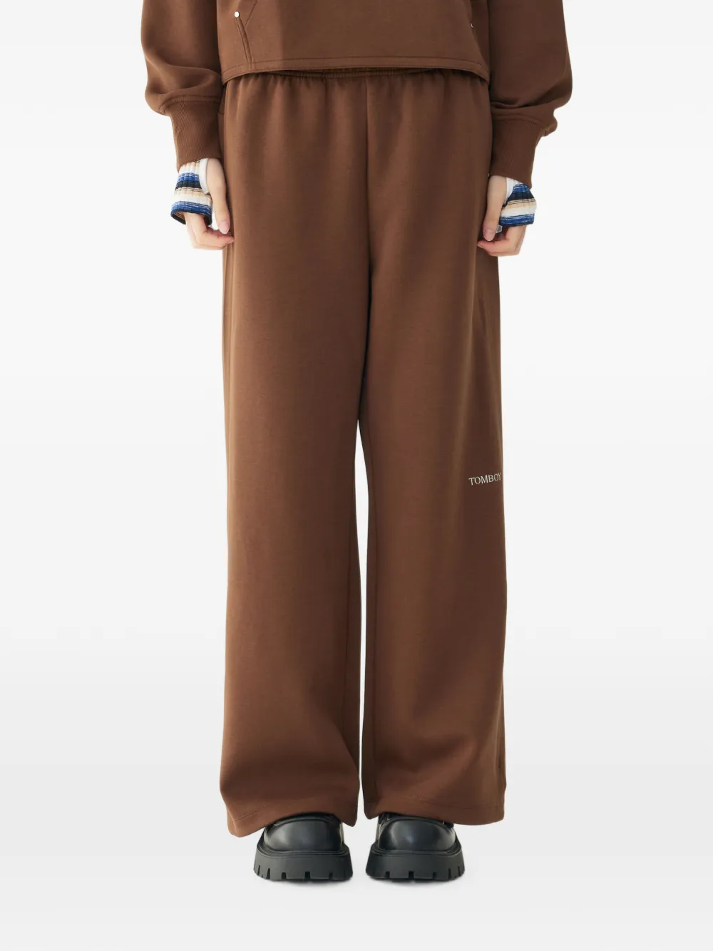 TOMBOY Broek met trekkoordzoom en logo-print Bruin