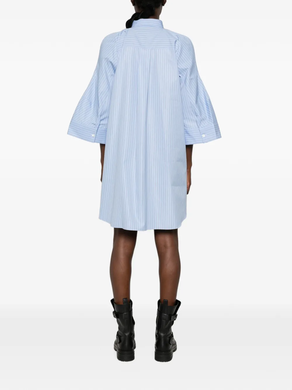 sacai Gestreepte mini-jurk met flared mouwen Blauw