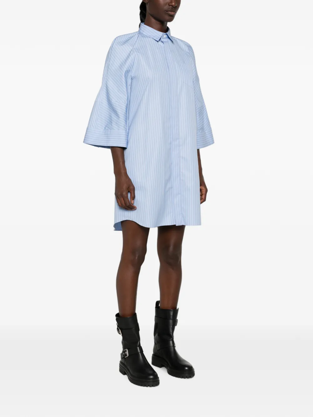 sacai Gestreepte mini-jurk met flared mouwen Blauw