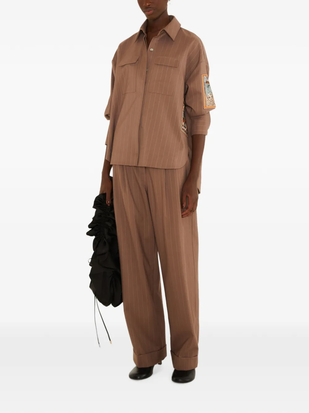 FARM Rio Blouse met krijtstreep en patch Bruin