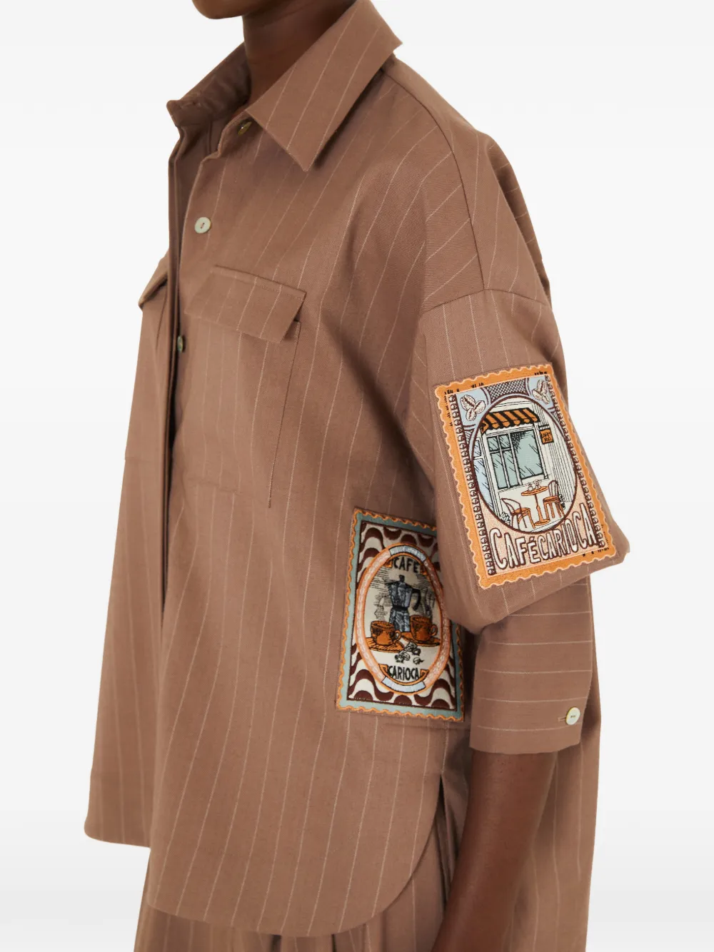 FARM Rio Blouse met krijtstreep en patch Bruin