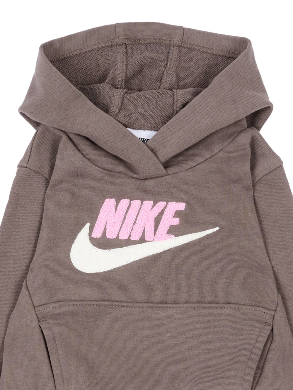 Nike Kids Trainingspak met geborduurd logo Bruin