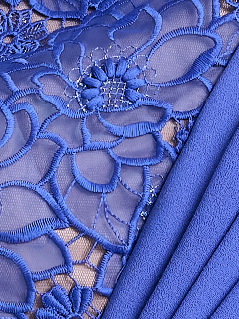 Tadashi Shoji Ravelle asymmetrische maxi-jurk met kanten vlakken Blauw