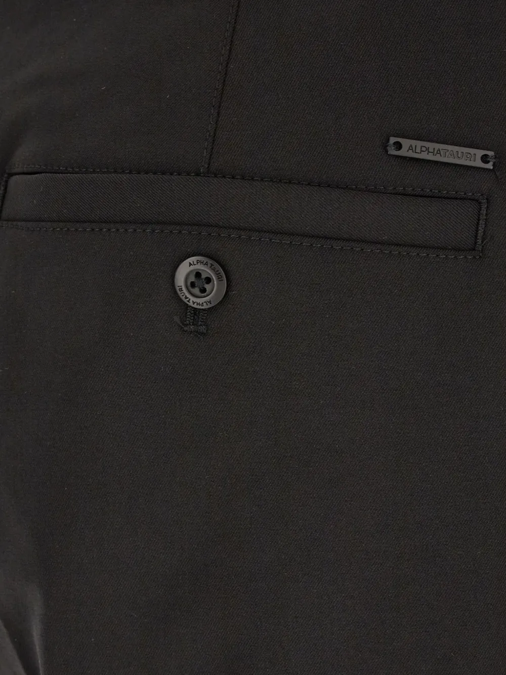 Alphatauri Palas V1.Y8.02 broek met logo-plakkaat Zwart