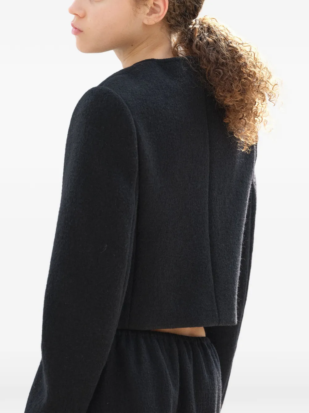 Auralee collarless wool-blend cropped jacket Zwart