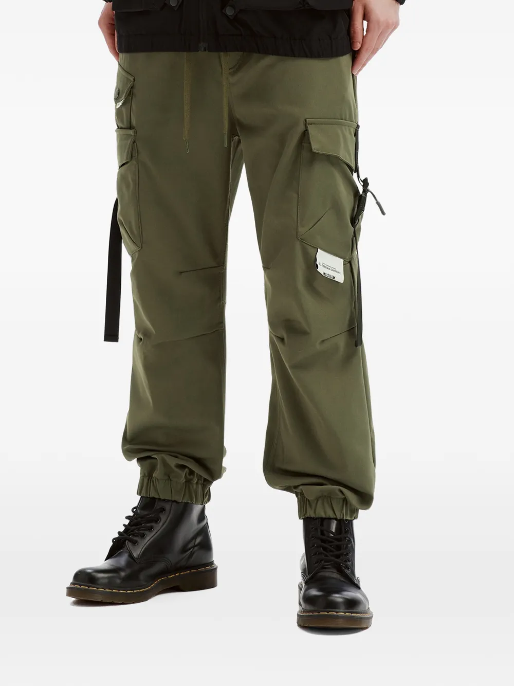Musium Div. strap-detail cargo pants Groen