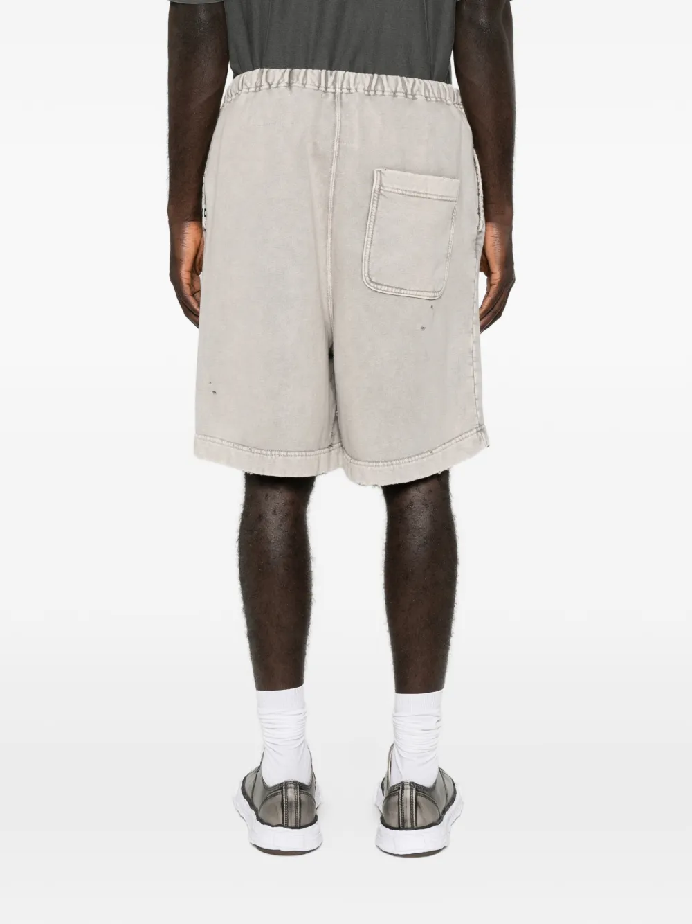 Maison MIHARA YASUHIRO distressed drawstring shorts Grijs