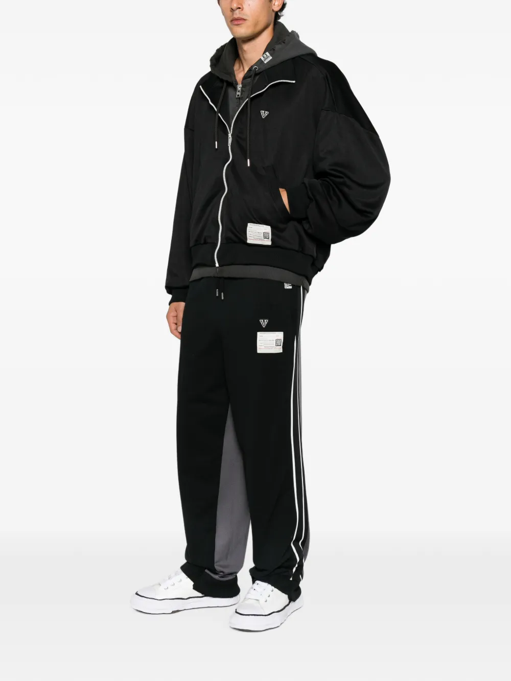 Maison MIHARA YASUHIRO logo-patch zip-up jacket Zwart
