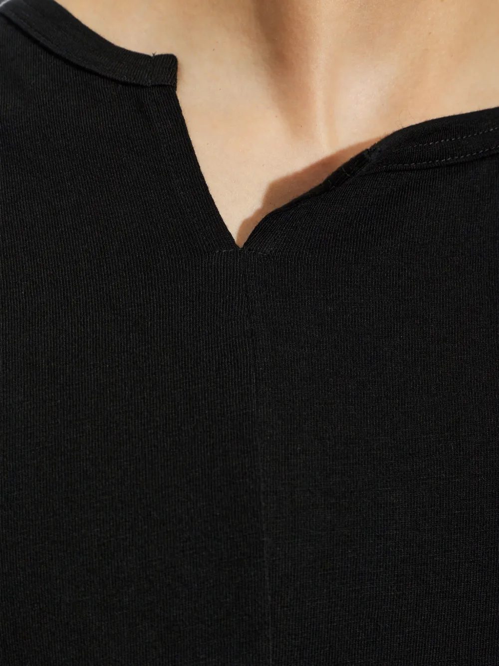 Yohji Yamamoto T-shirt met asymmetrische snit Zwart