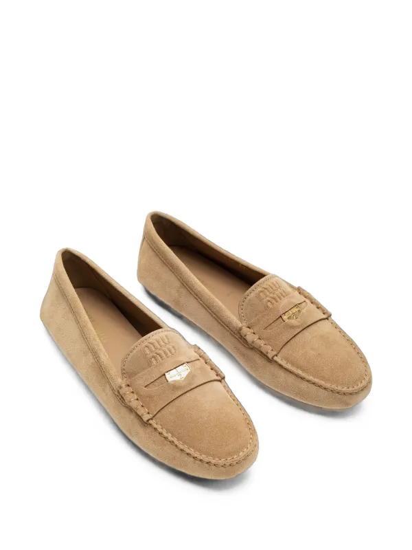 Miu Miu スエードローファー | ニュートラル | FARFETCH JP