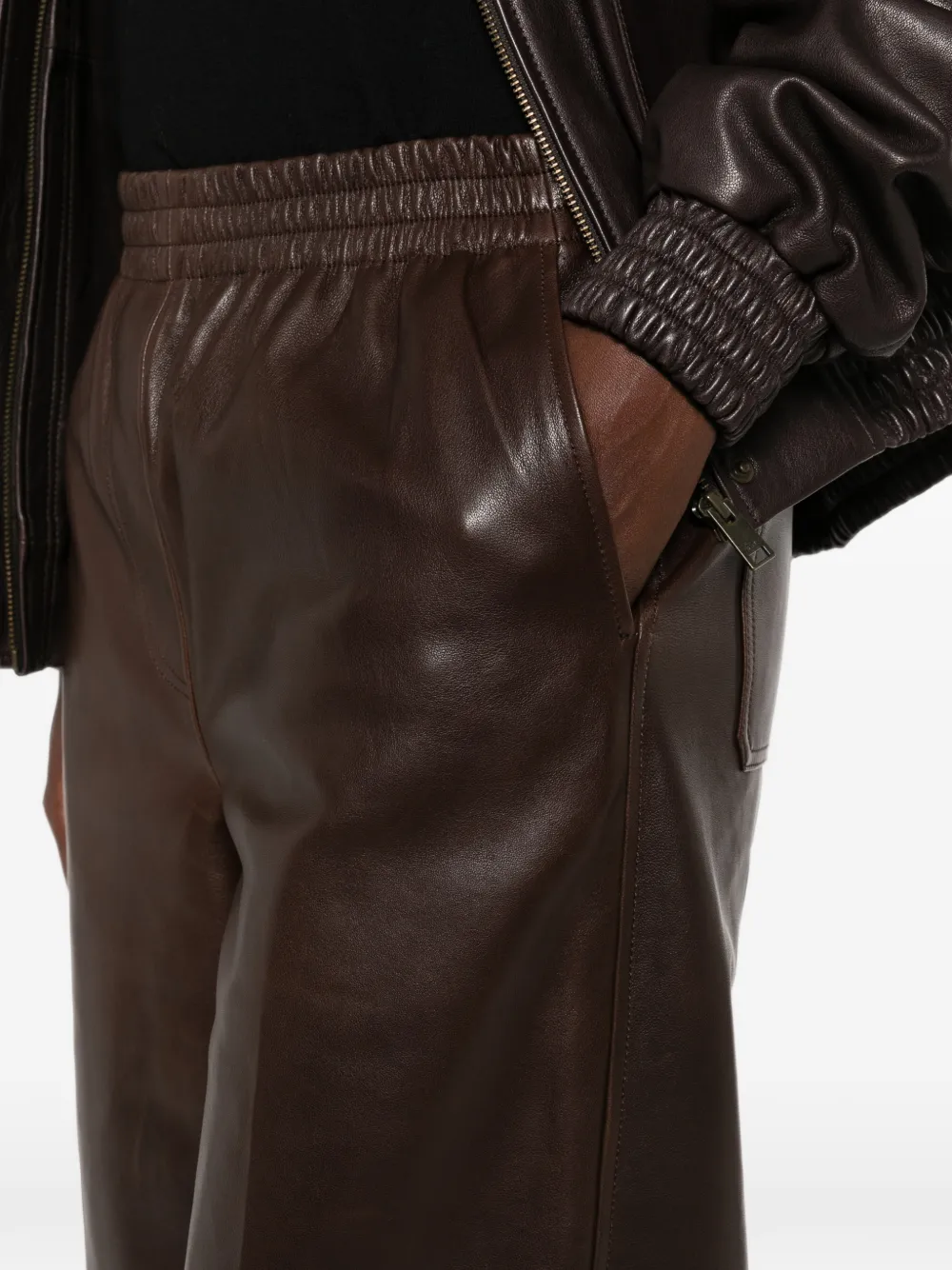 SIMKHAI Leren broek met elastische taille Bruin