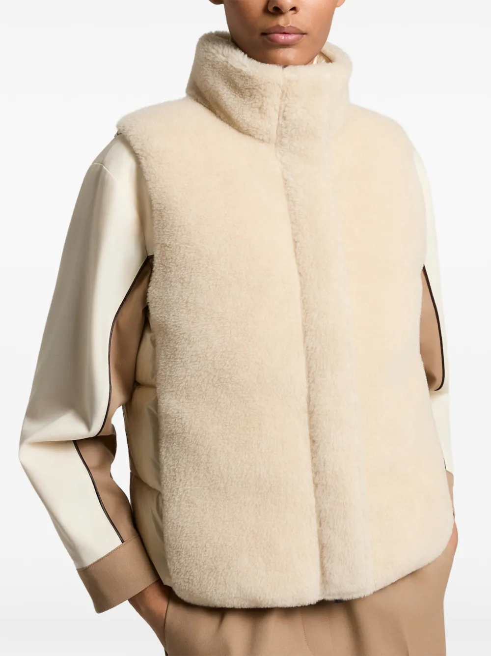 Peserico Gewatteerde bodywarmer met lammy vlak Beige
