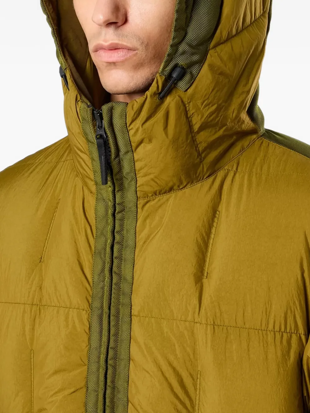 Stone Island 4100034 NY donsjack met geverfd effect en gekreukt effect Groen