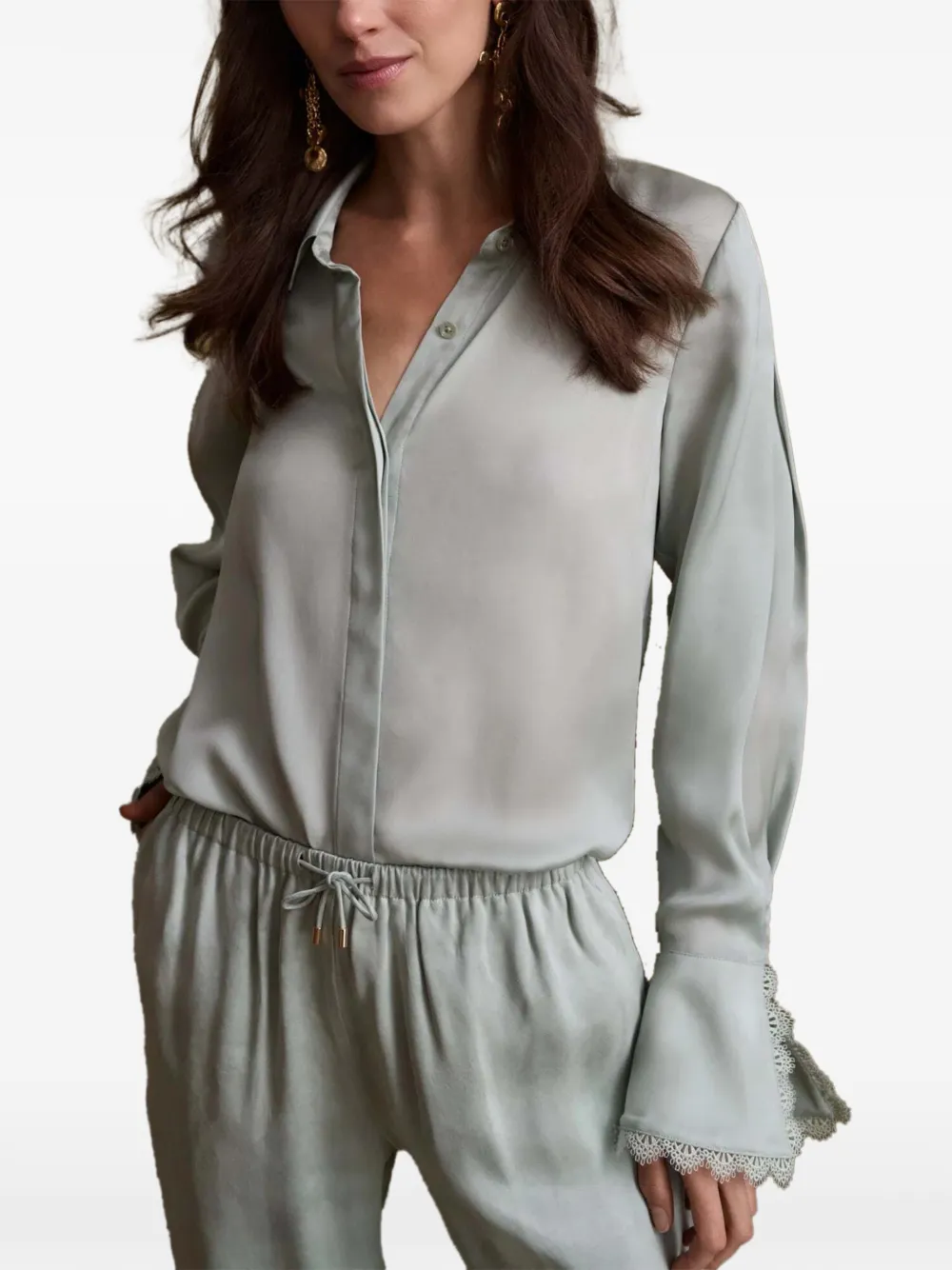 HEVRON Soraya blouse met kanten afwerking en flared manchetten Groen