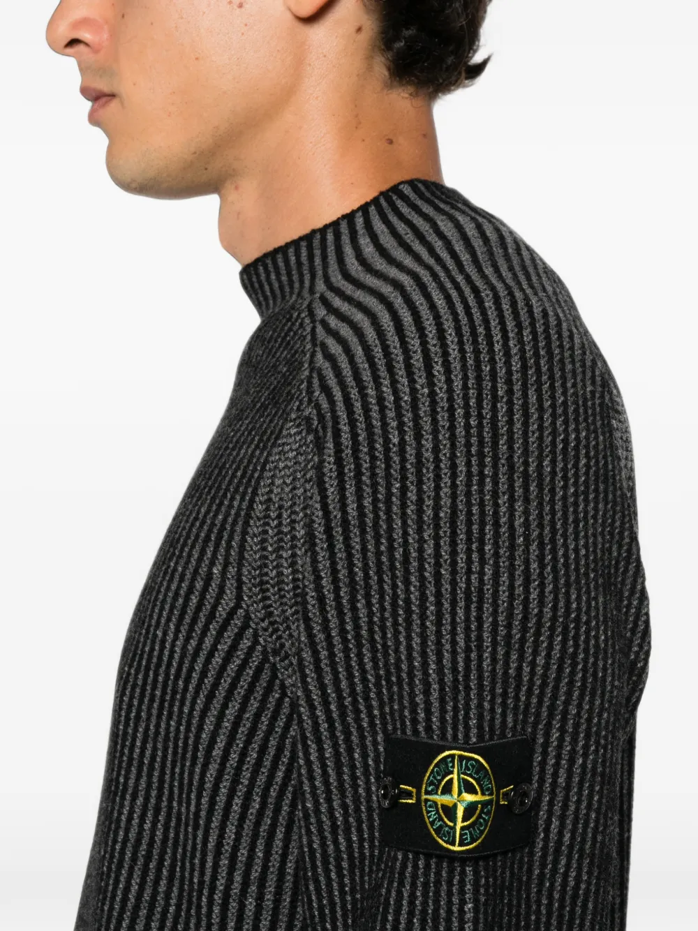 Stone Island ribbed-knit logo-patch sweater Zwart