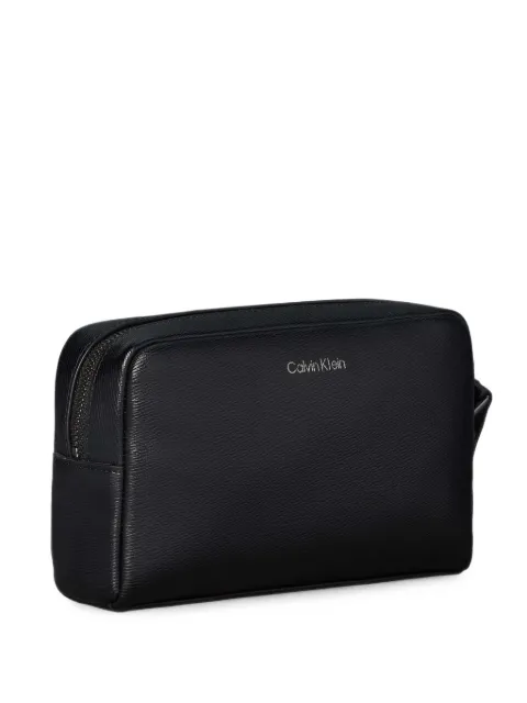 Calvin Klein logo-print textured shoulder bag