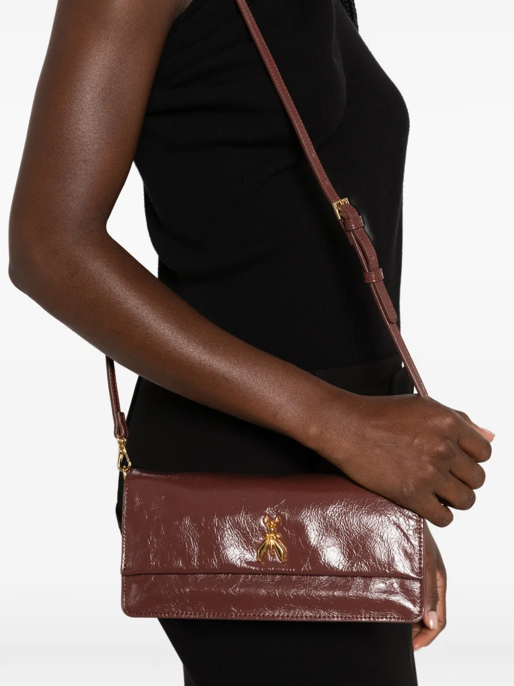 Patrizia Pepe Gekreukte leren crossbodytas Bruin
