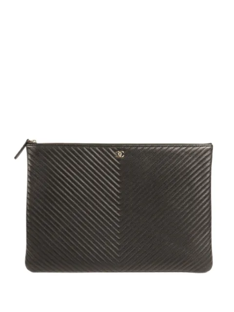 CHANEL Pre-Owned chevron-quilted CC clutch bag