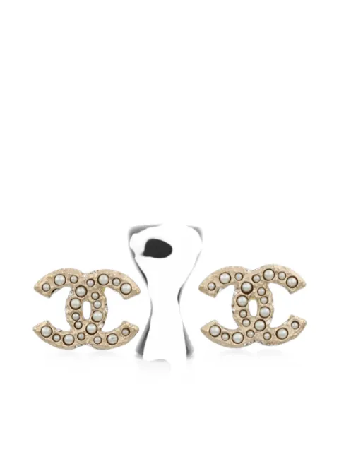 CHANEL Pre-Owned CC pearl-embellished earrings