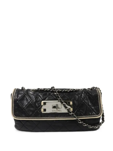 CHANEL Pre-Owned bolsa de hombro East West con solapa 2.55