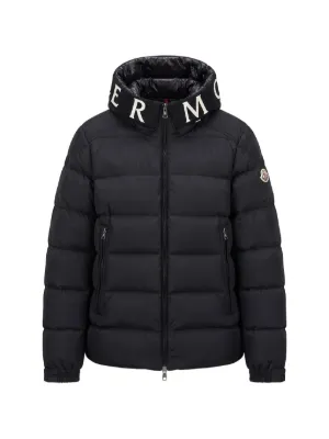 Moncler Dalalven Short Down Jacket | Black | FARFETCH