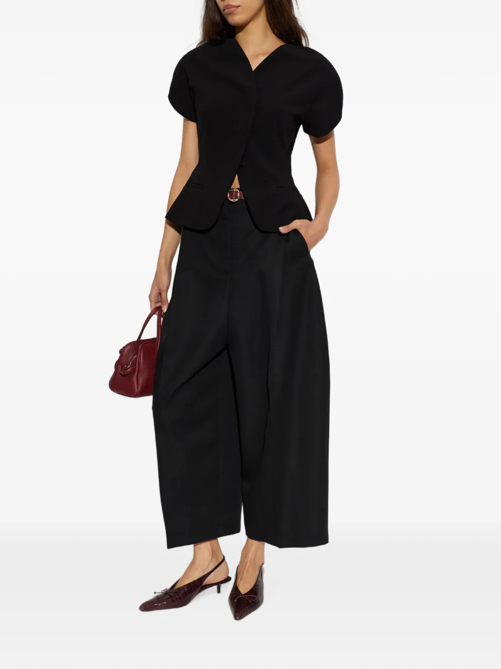 Jacquemus Ovalo Short-sleeved Blazer in Black, view 2