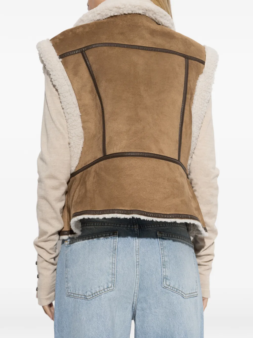 MUNTHE Vigor gilet met dubbele rij knopen en lammy afwerking Bruin