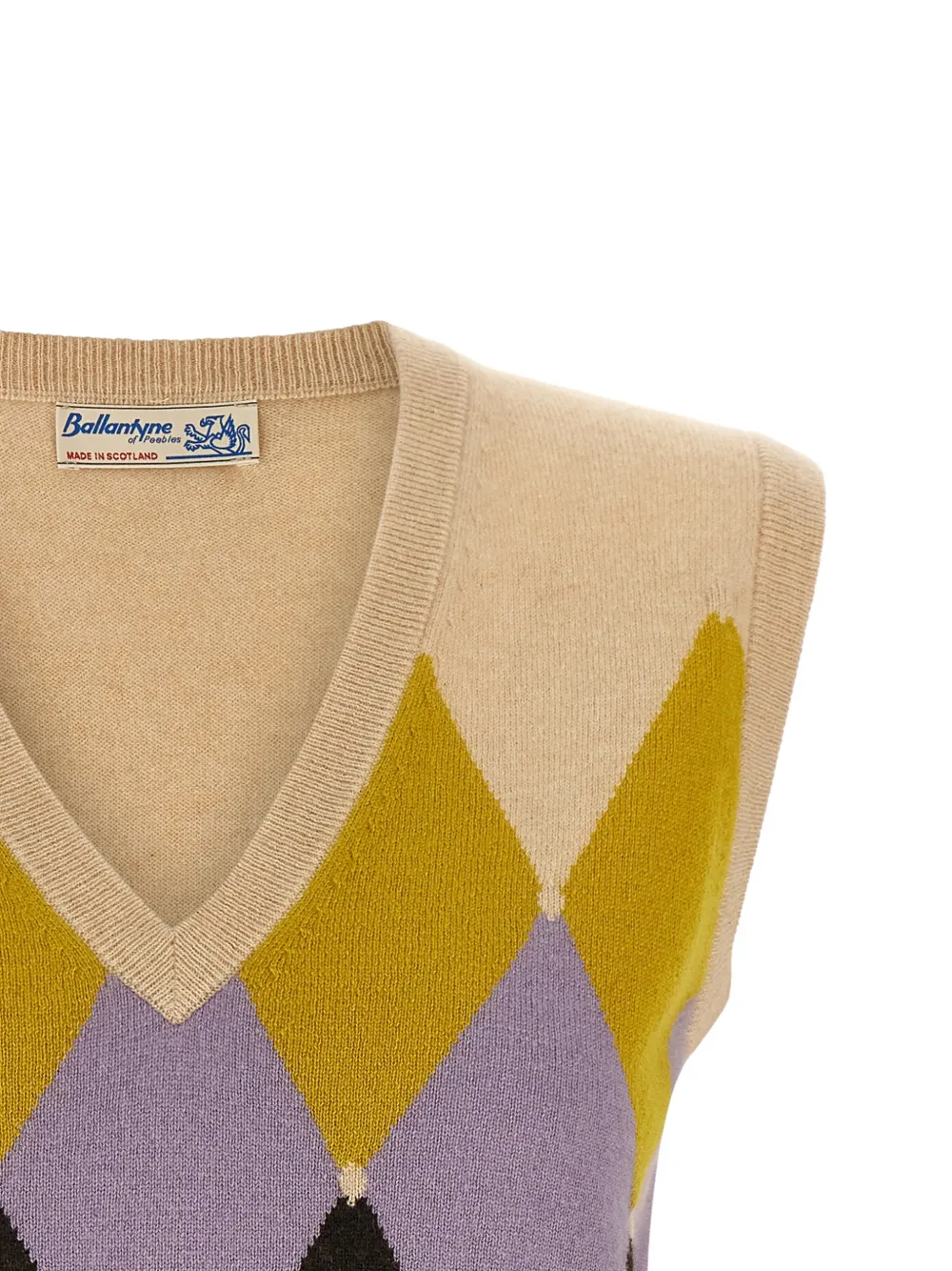 Ballantyne Diamond argyle v-neck jumper Beige