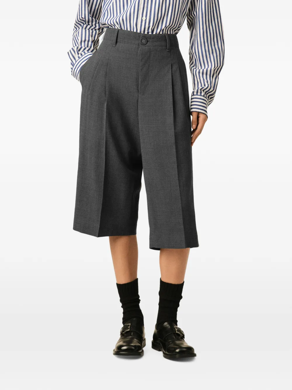 AMI Paris Carrot wollen bermuda shorts met plooien Grijs