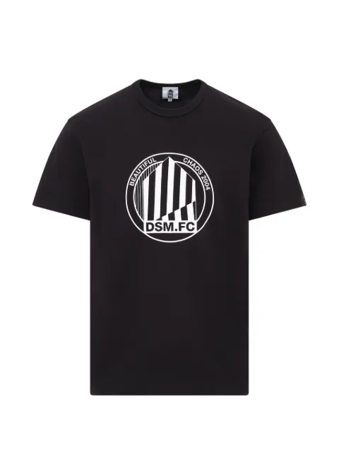 Noir Kei Ninomiya playera con emblema estampado