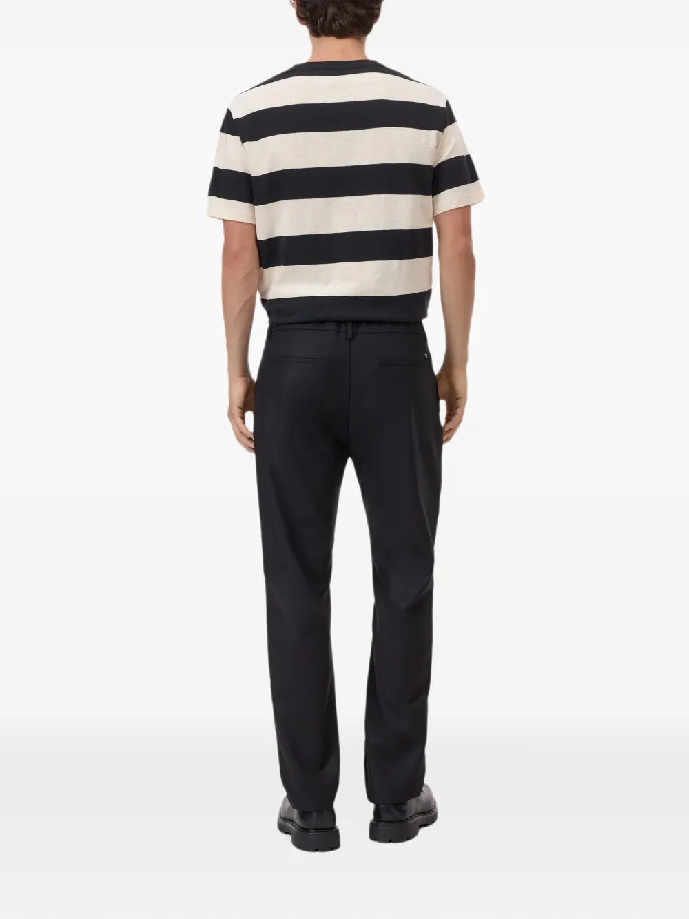 Closed pleated tapered trousers Zwart