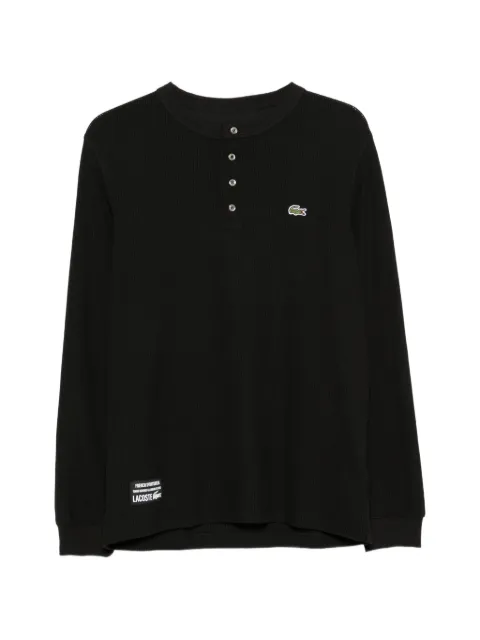Lacoste camiseta con parche del logo y cuello henley de manga larga