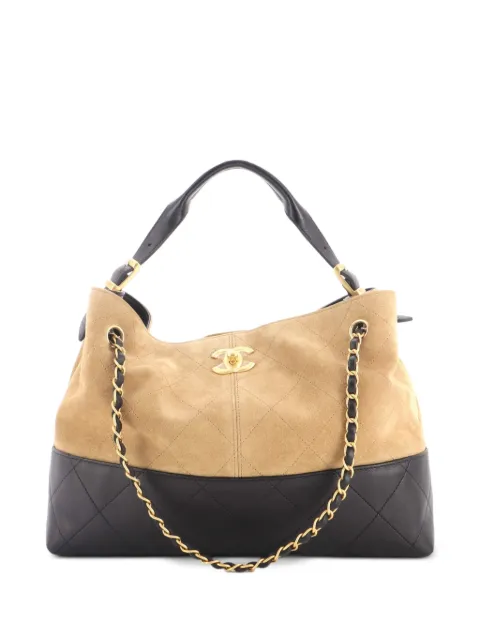 CHANEL Pre-Owned lille quiltet Coco Base-hobo-taske i ruskind og lammeskind