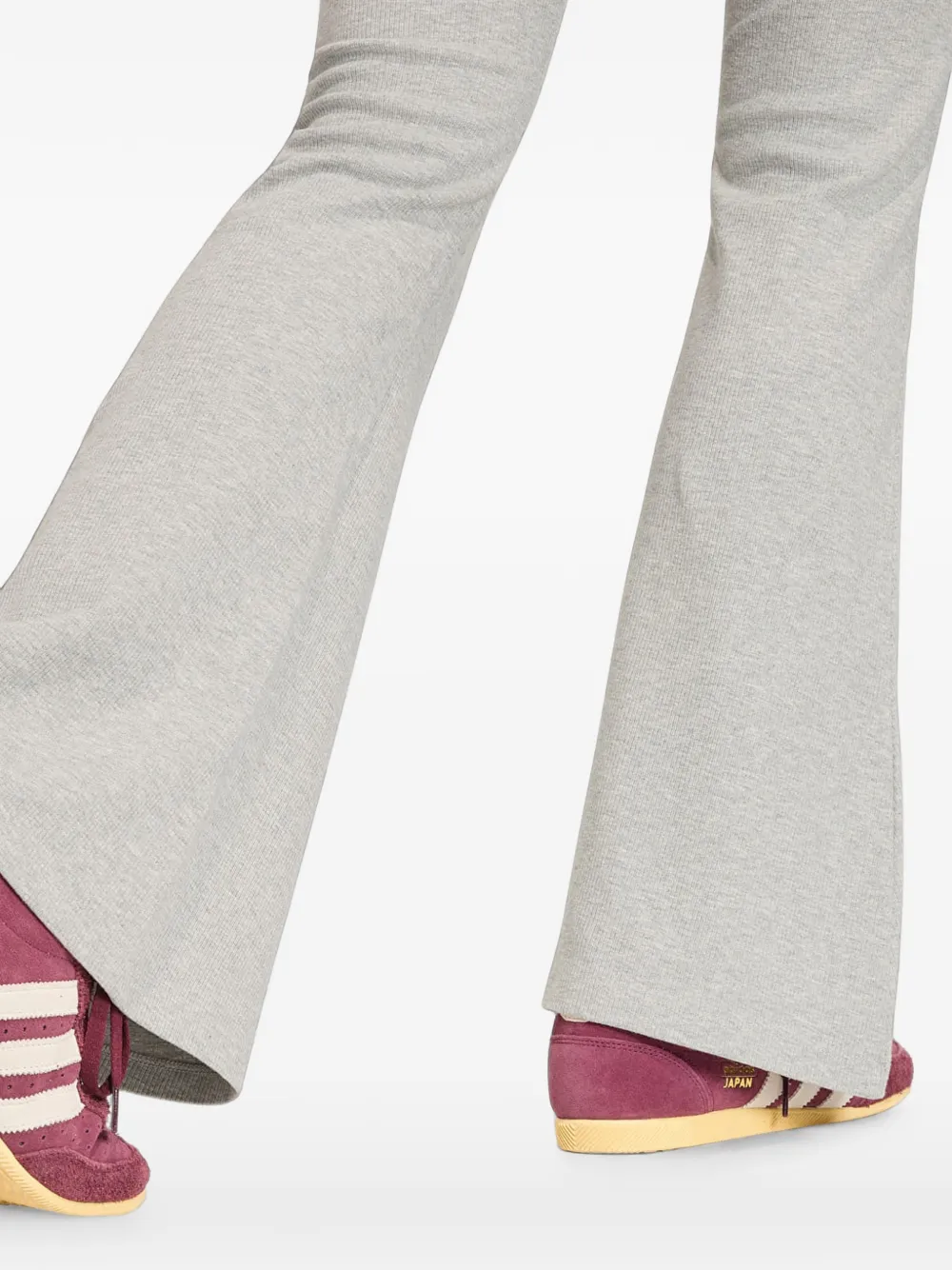 adidas Essentials flared broek met geborduurd logo Grijs